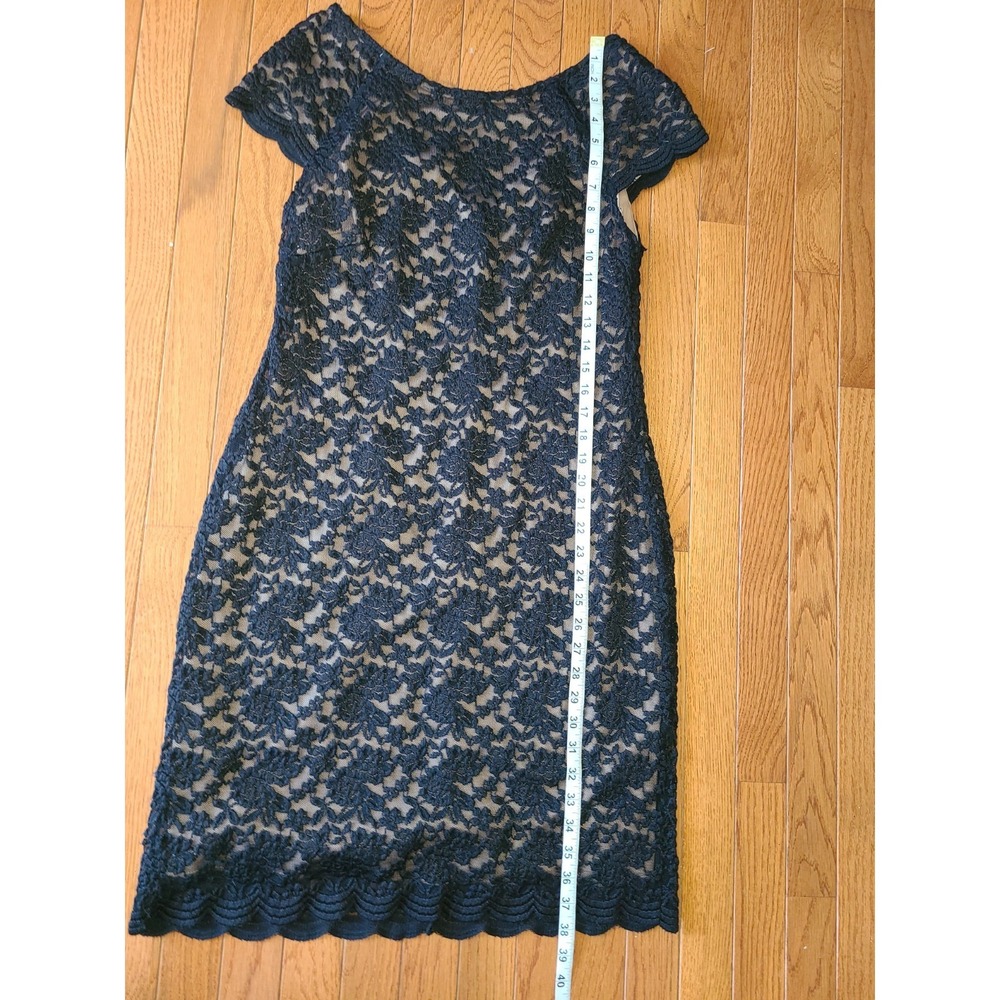 Dressbarn db Lace Sheath Dress Woman Sz 12 Black Tan Excellent Cap Sleeve Gothy - Picture 3 of 12